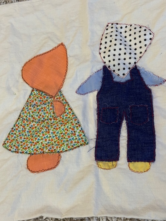 Vintage Embroidered Pillow Case Set - Picture 4 of 9